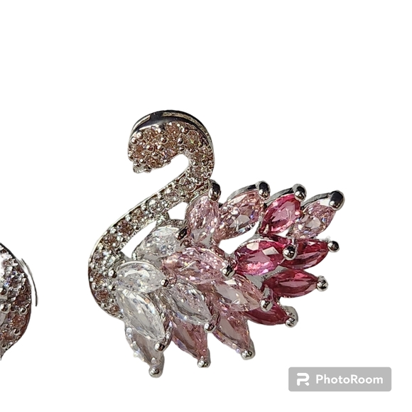 Elegant White and Pink Crystal Swan Stud Earrings Sparkling Swan Studs NWT - Picture 6 of 10